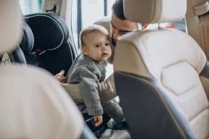 bayi di atas car seat