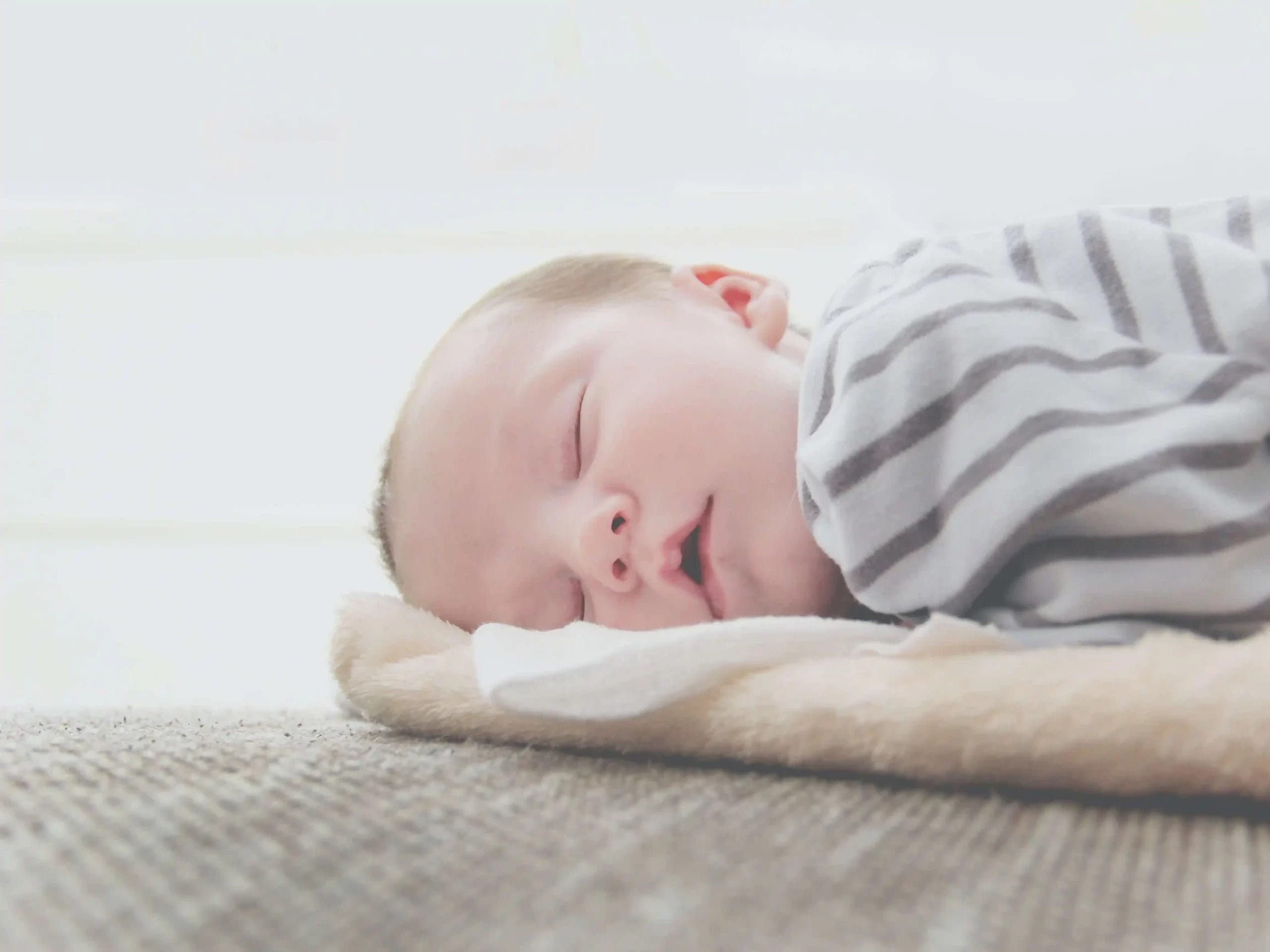 bayi baju garis garis tidur